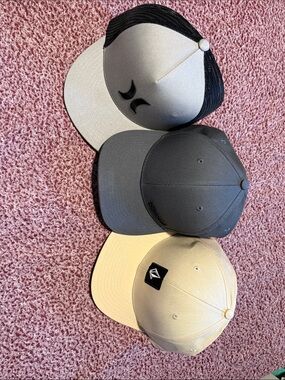 VOLCOM,HURLEY,QUICKSILVER Trio Cap Set in Black, Gray & Beige